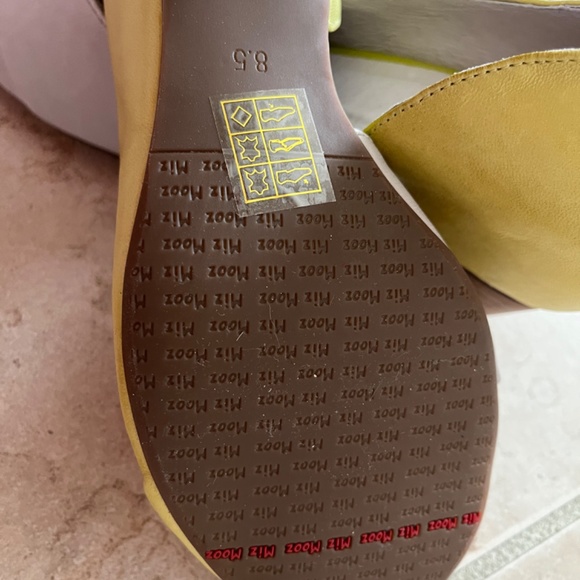 NWT Miz Mooz Warby Women’s Designer Heels in Citron, Size 8.5 - Picture 6 of 7